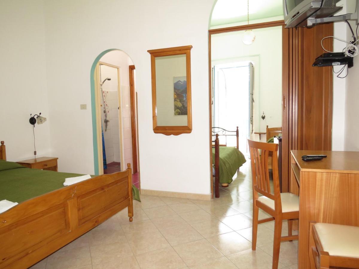 Hotel Casa Vittorio Città di Lipari Esterno foto