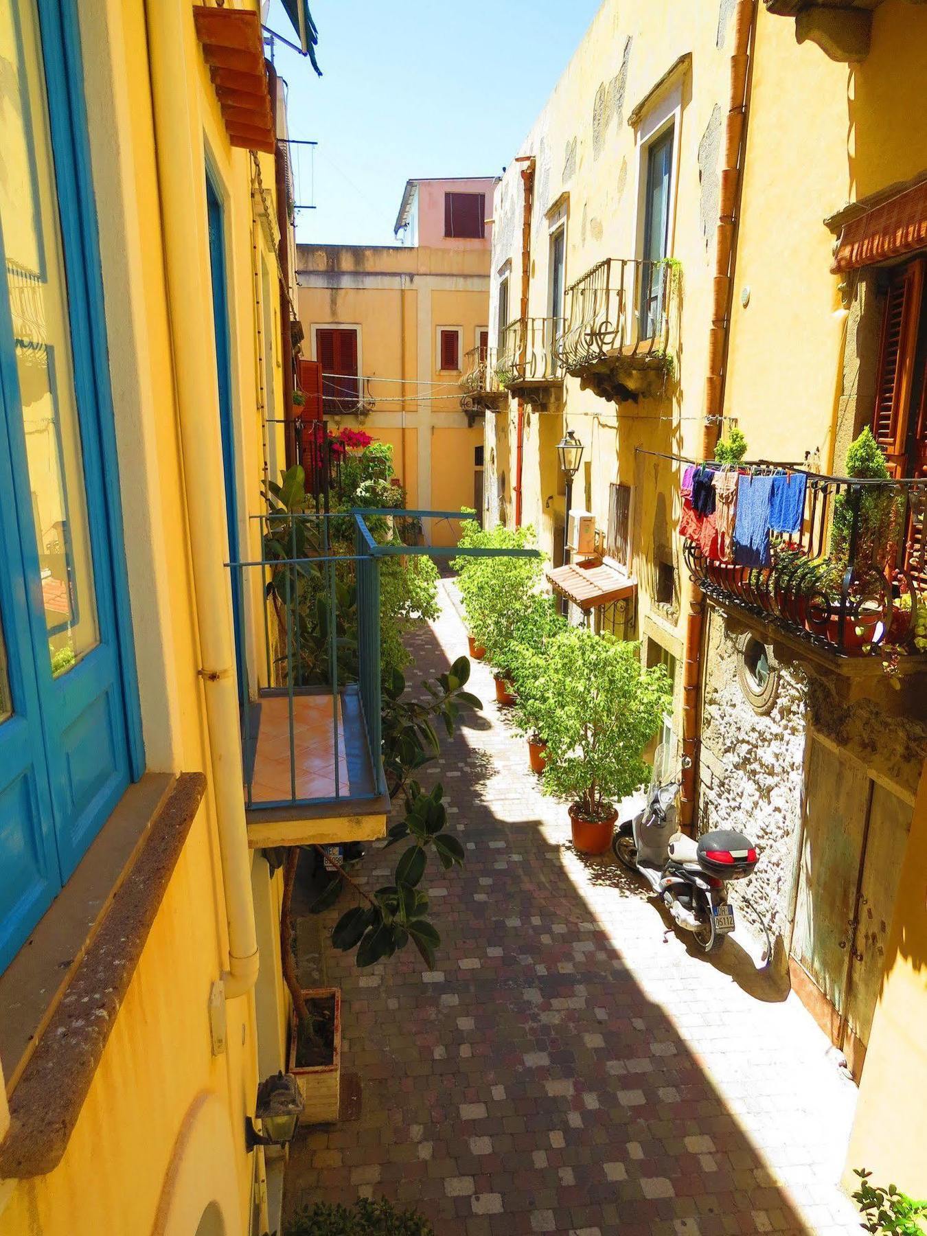 Hotel Casa Vittorio Città di Lipari Esterno foto