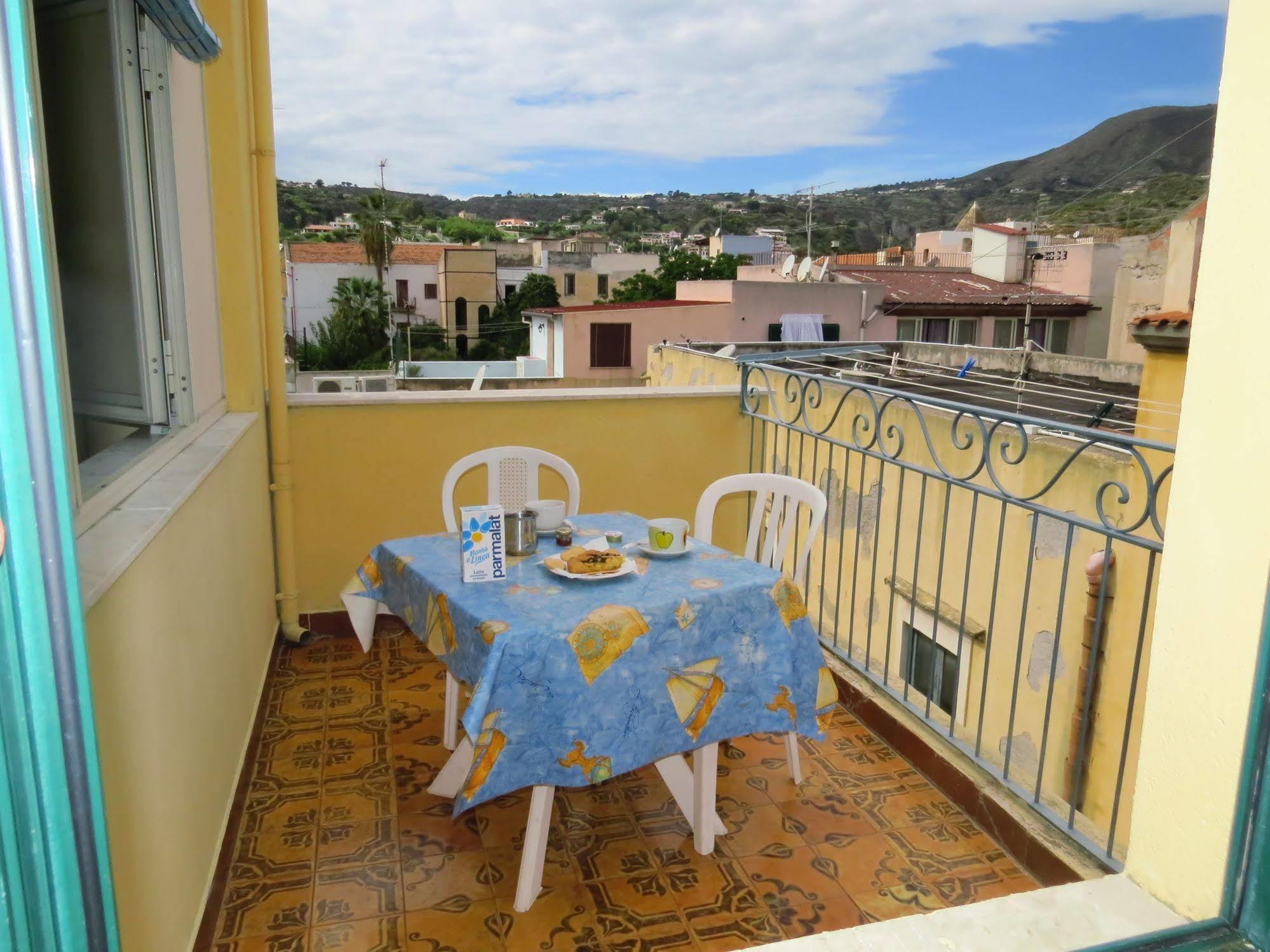 Hotel Casa Vittorio Città di Lipari Esterno foto